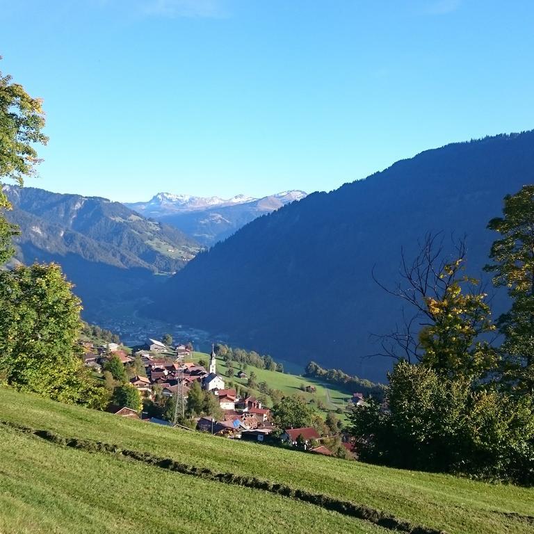 Gaestehaus Alpina In Fanas Bagian luar foto