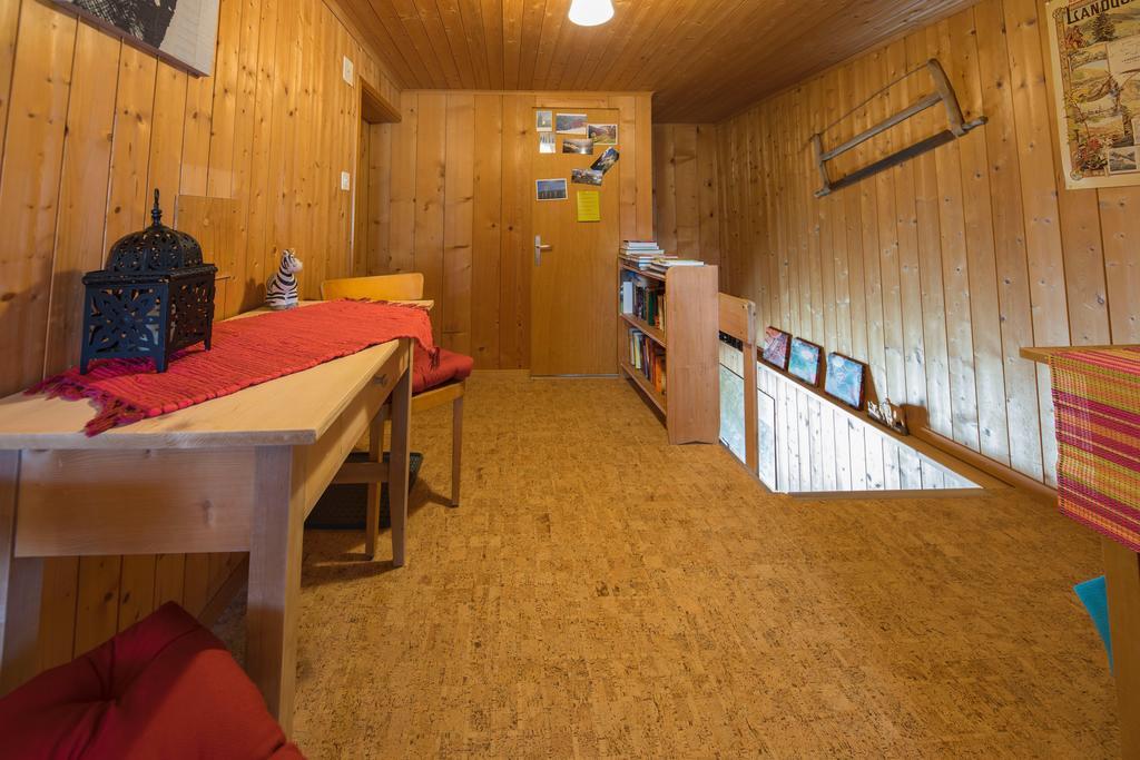 Gaestehaus Alpina In Fanas Bagian luar foto