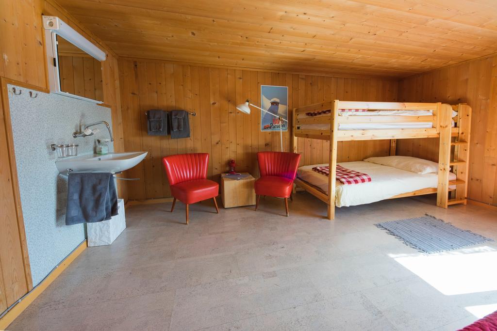 Gaestehaus Alpina In Fanas Bagian luar foto