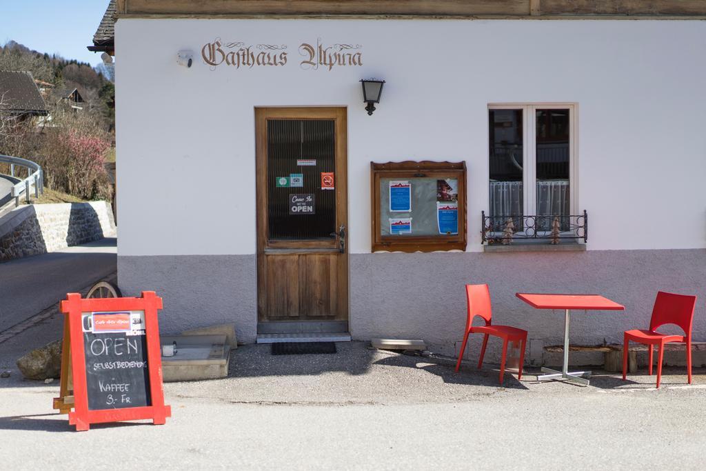 Gaestehaus Alpina In Fanas Bagian luar foto