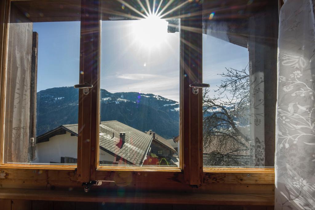 Gaestehaus Alpina In Fanas Bagian luar foto